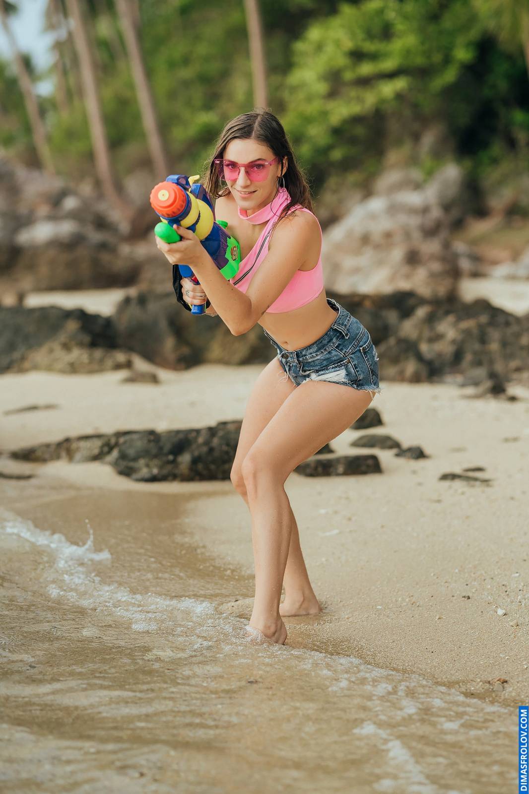 Bikini photo shoot for Songkran (Thai New Year). Photo 128414 (2024-02-08 03:57:29)