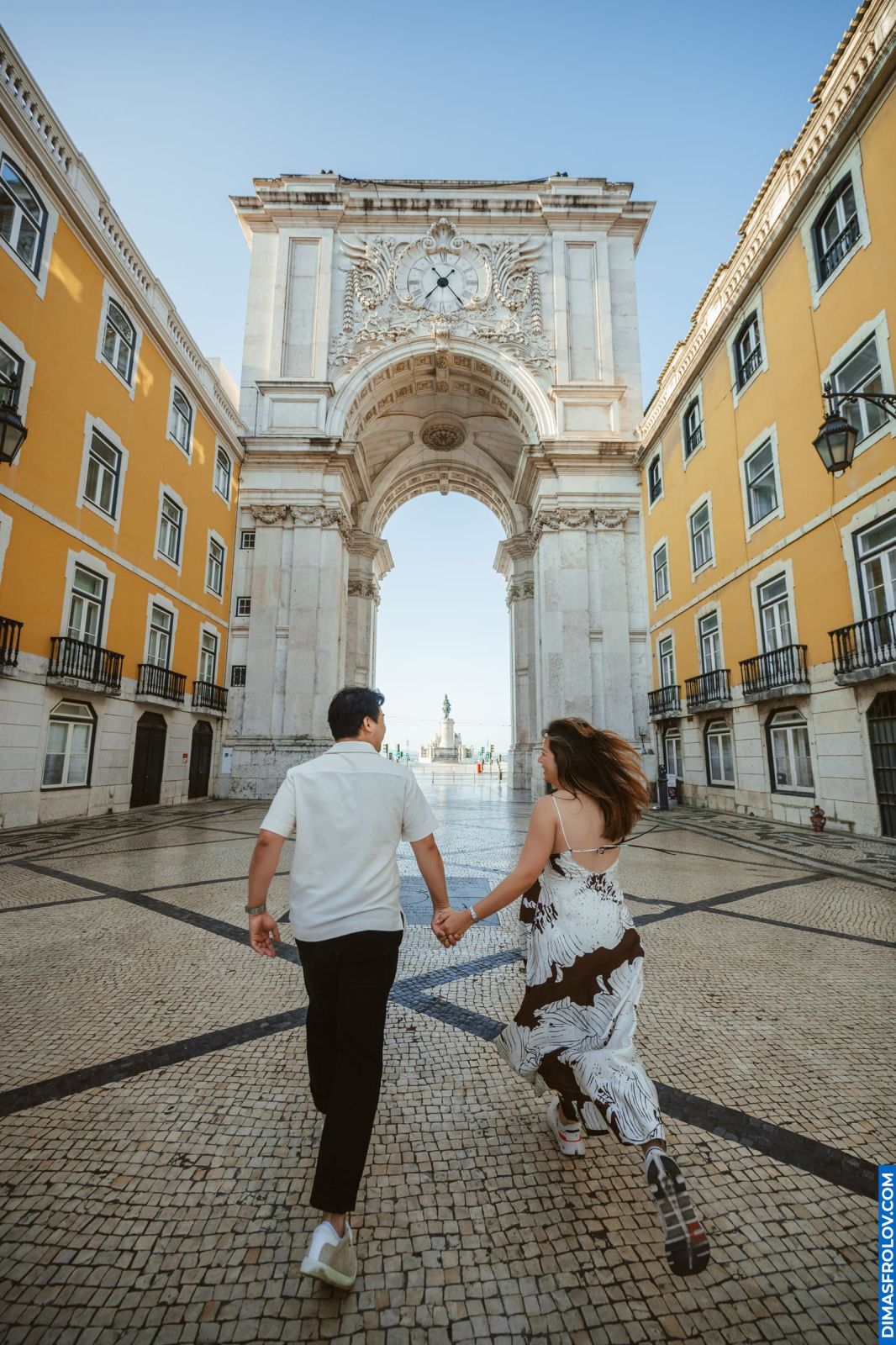 Surprise Proposal in Alfama. Photo 129550 (2025-06-28 08:21:31)