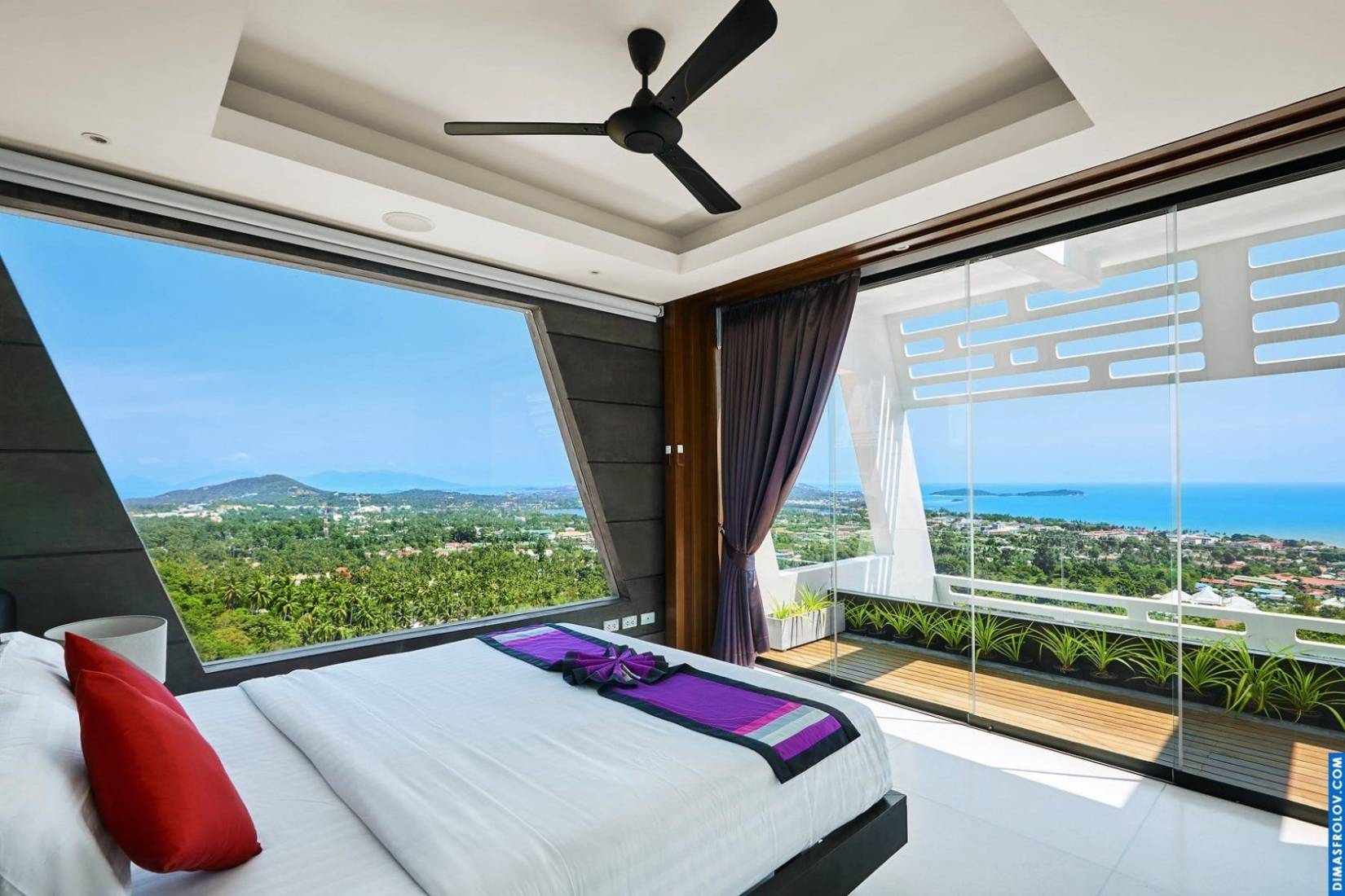 Real estate and property shoots Luxury apartment at Aqua Condo. photo 3182 (2023-05-03 21:44:25)