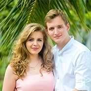 The userpic of client, who leaves the review: Daria and Sergey