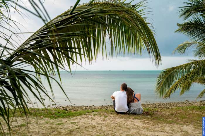 Axel & Alyona. How is the surprise proposal photo shoot going...