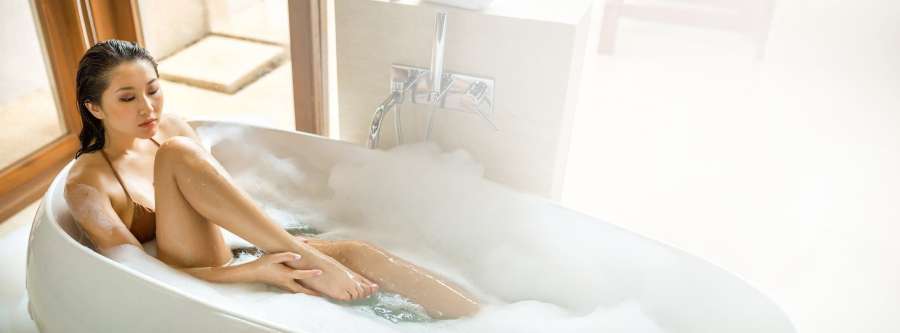 He is a very easygoing and positive person who-s easy to talk to, and you-ll feel completely comfortable with him no matter what kind of shoot you-re doing